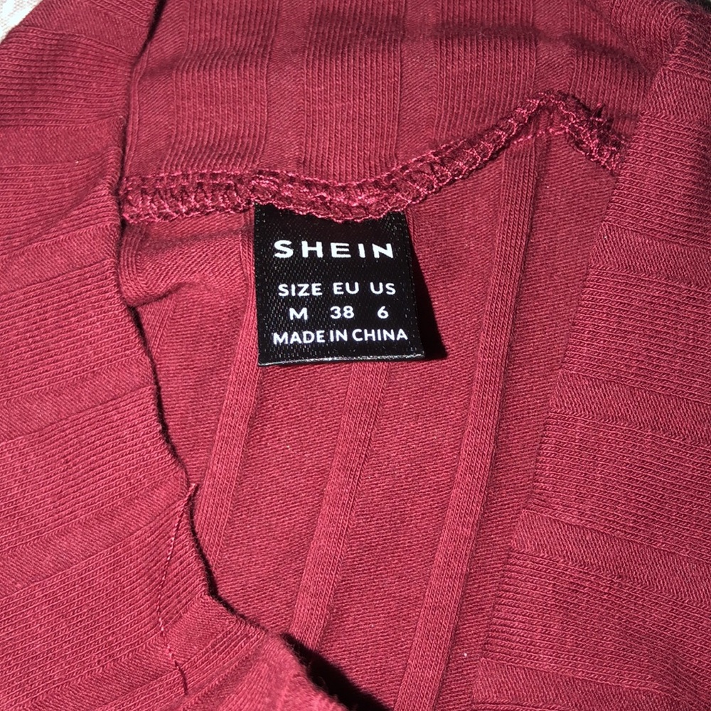 Red top❤️ - Picture 2 of 3